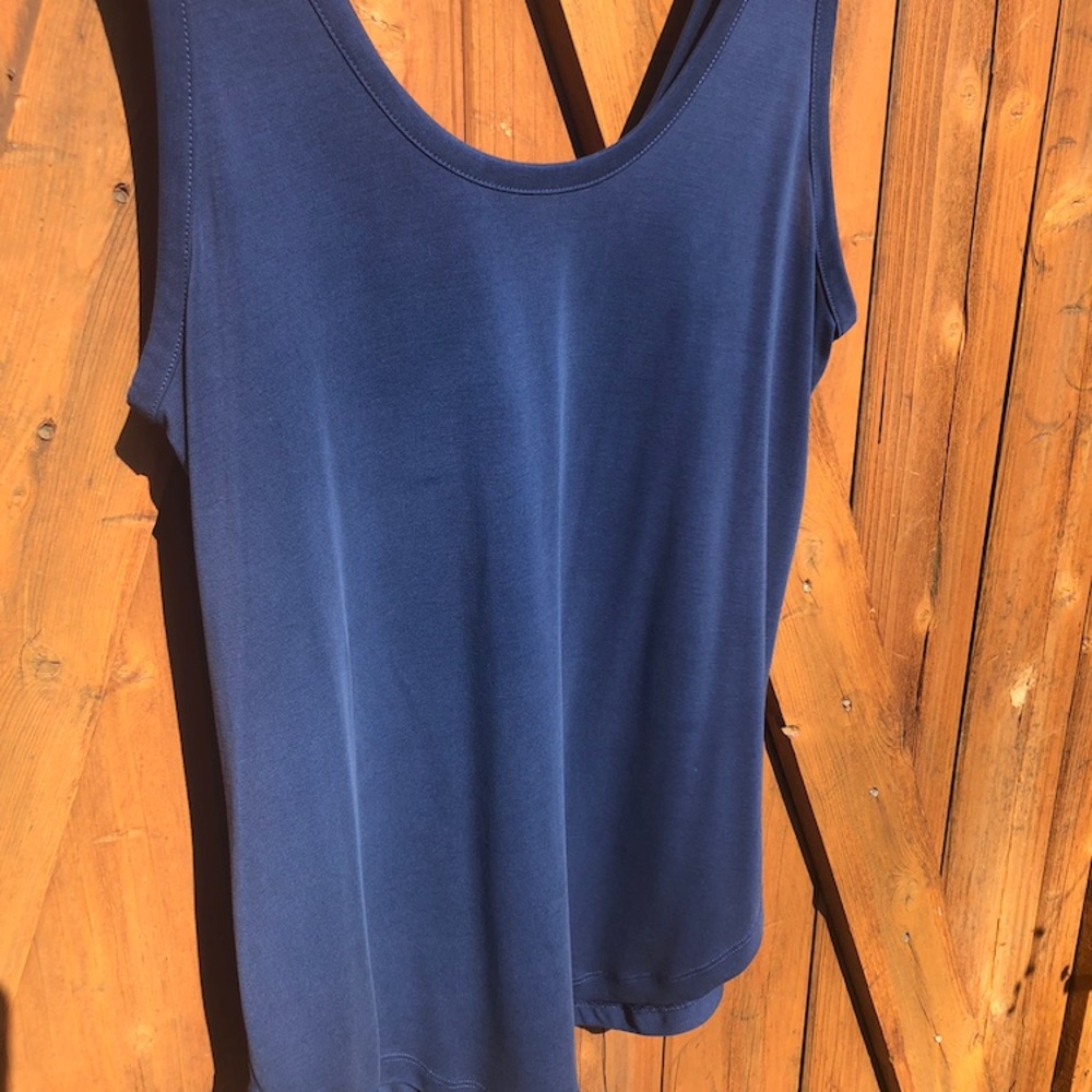 Basic Night Blue Tank - Picture 4 of 5